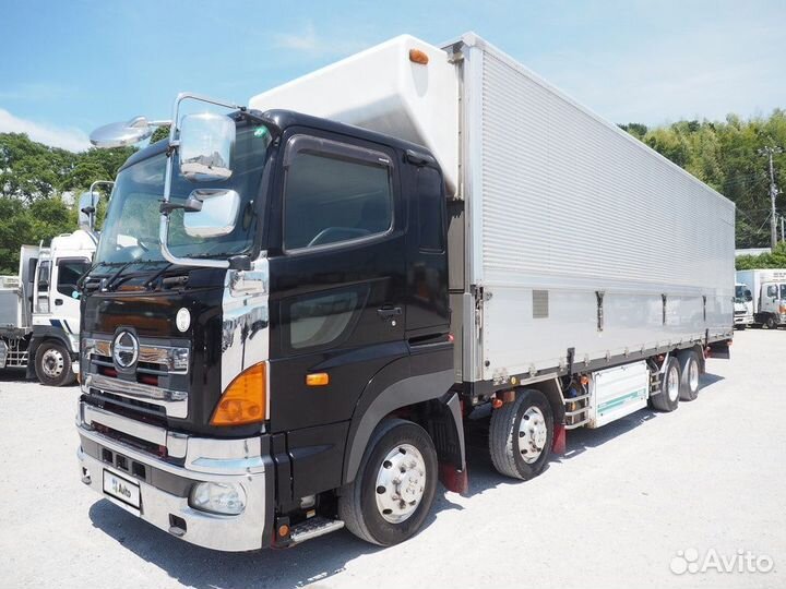 Hino 700 (Profia), 2012