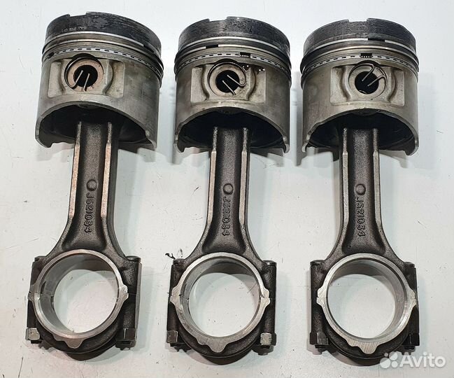 Поршень с шатуном Hyundai Galloper 2,5 D4BA