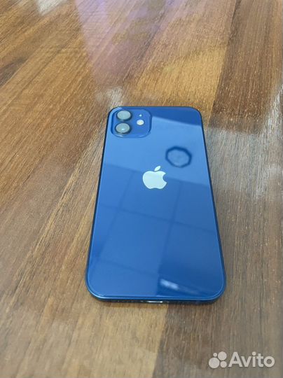 Телефон iPhone 12