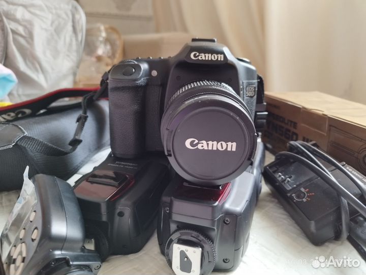 Зеркальный фотоаппарат canon