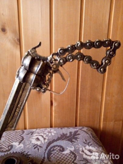 Сувинирный подарок из автозапчастей