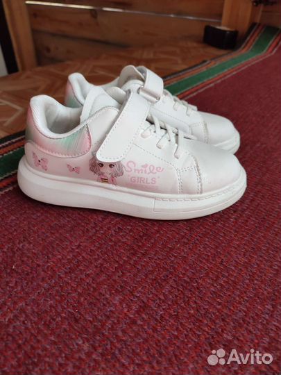 Кроссовки для девочки