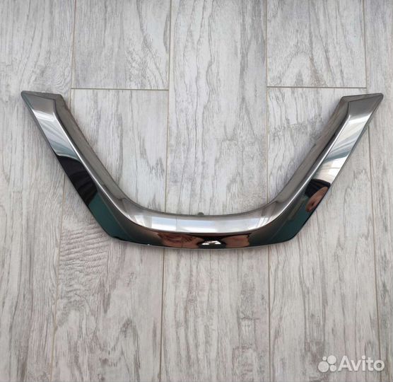 Молдинг решетки радиатора Nissan Qashqai j11