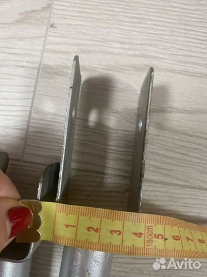 Турник новый металлическийдля шведской стенки