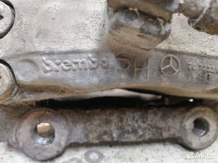 Тормозной суппорт передний правый Mercedes Ml W163
