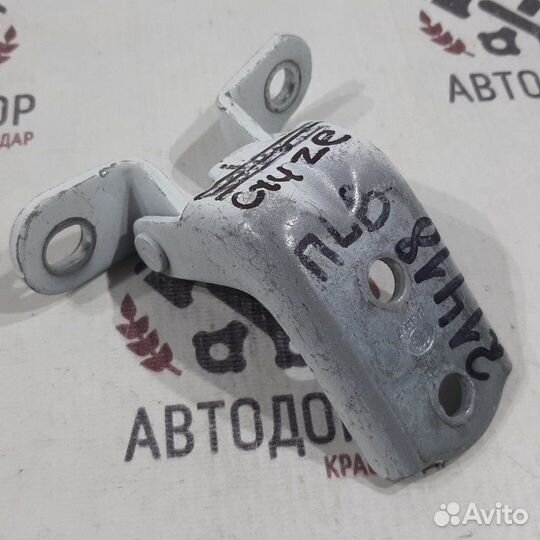 Петля двери верхняя передняя левая Hyundai Solaris