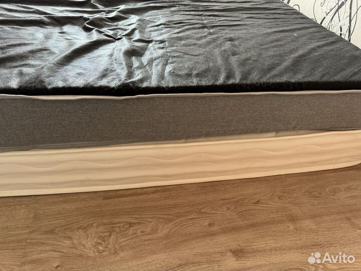 Матрас 180 200 бу