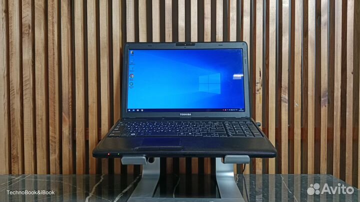 Ноутбук Toshiba Satellite C660 на Core I7