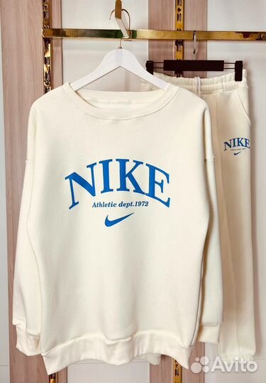 Спортивный костюм женский