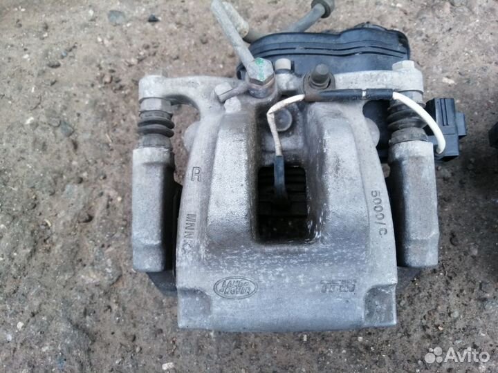 Суппорт тормозной задний Range Rover Sport 2 L494