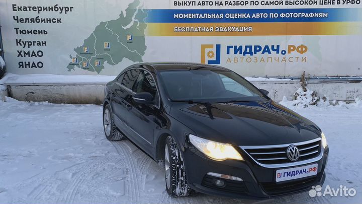 Замок двери передней правой Volkswagen Passat CC 5