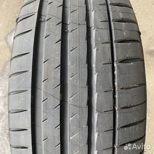 Michelin Pilot Sport 4 S 315/30 R22 107Y