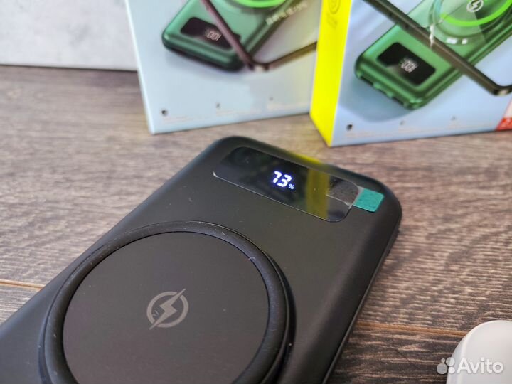 Повербанк с беспроводной зарядкой