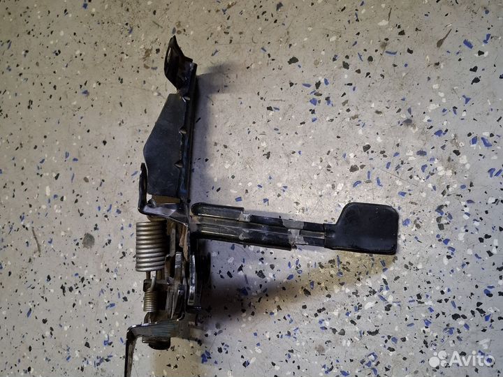 Замок капота Kia Rio 3