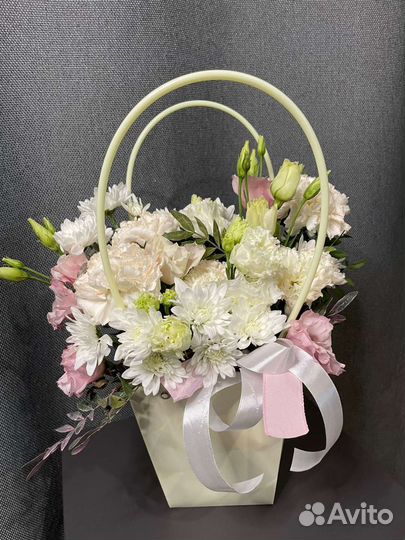 Цветы в коробке, букет цветов, доставка