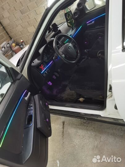 Салон приора