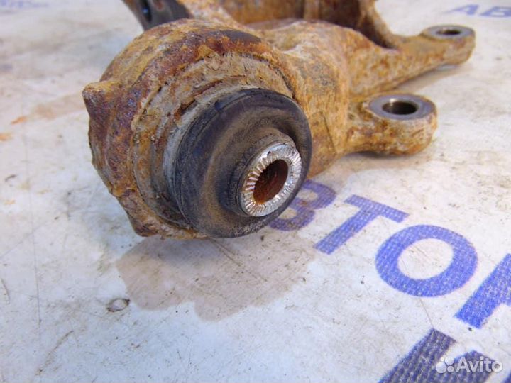 Кулак поворотный задний правый для Toyota RAV 4 2
