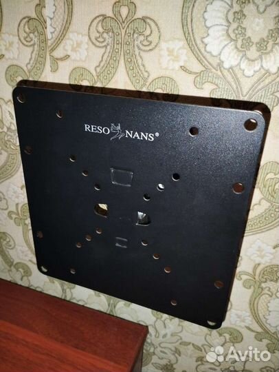 Большой кронштейн для телевизора на стену