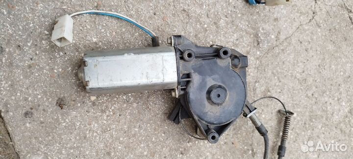 Моторчик левый на Стеклоподъемник ваз 2110 2114