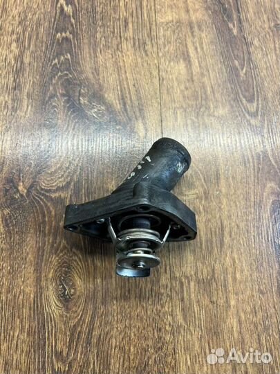 Корпус термостата Nissan Cefiro 32 2 1995