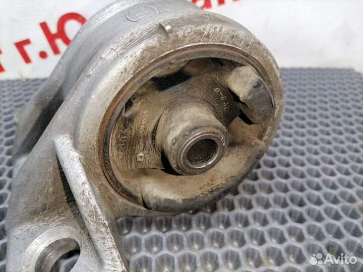 Опора двигателя правая Kia Spectra