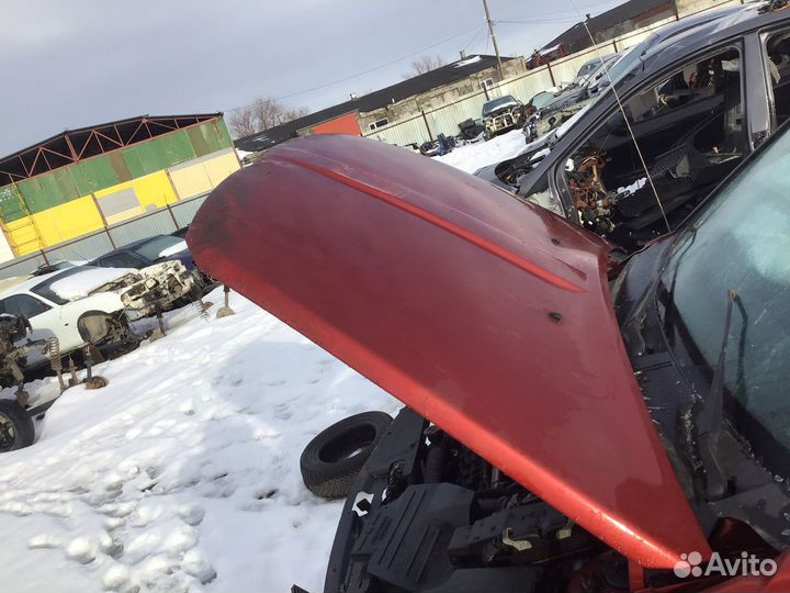 Капот Dodge Caliber 2008 г