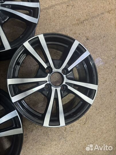 Литые диски 4*100 R14 в идеальном сост