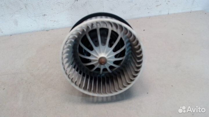 Двигатель отопителя Land Rover Range Rover Evoque