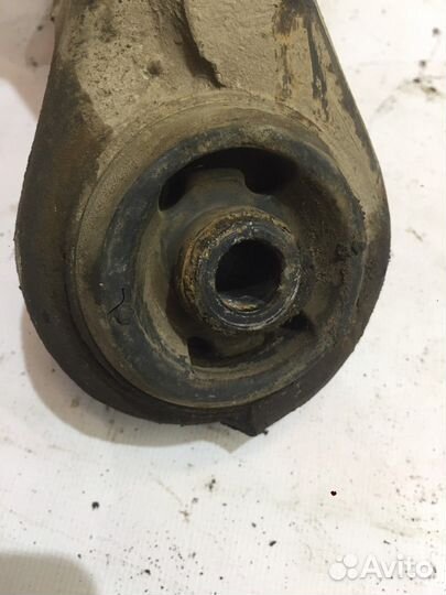 Кронштейн переднего редуктора левый