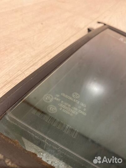 Форточка двери задняя левая Mercedes Benz S500L