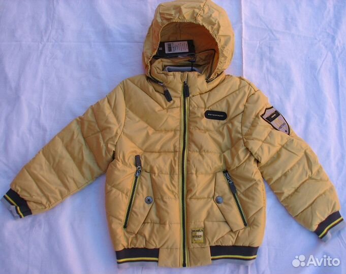 Новая теплая демисезонная куртка брендовая