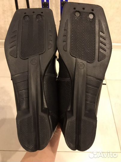 Беговые лыжи+ ботинки 36 размер