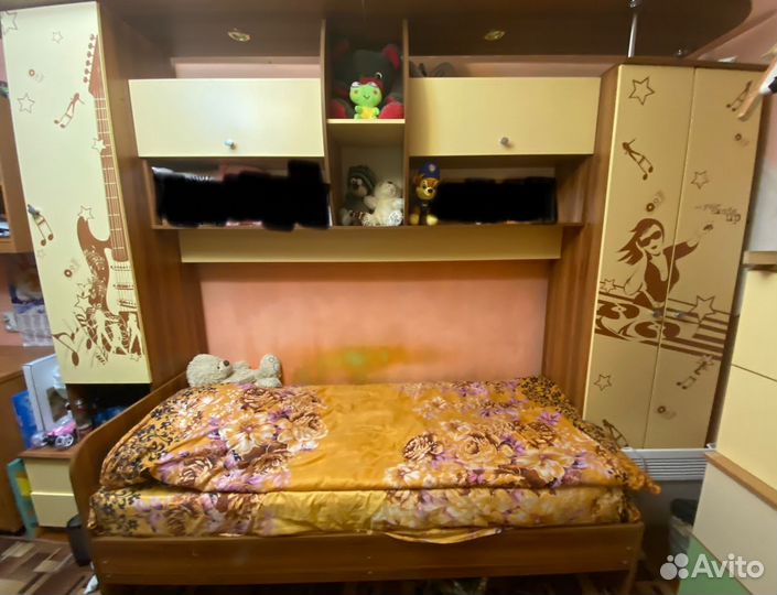 Спальный гарнитур