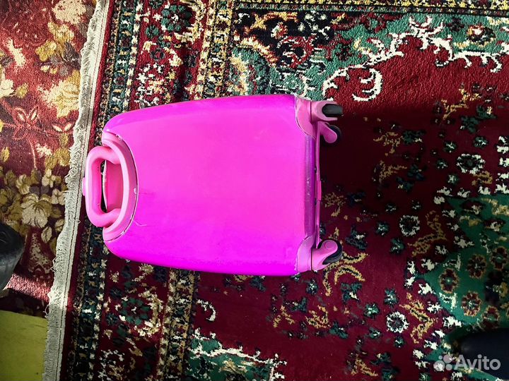 Детский чемодан на колесиках