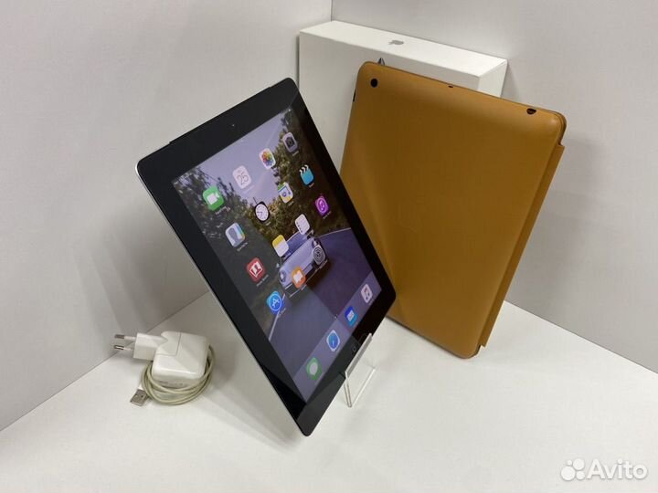 Планшет с SIM-картой Apple iPad 3 32Gb Wi-Fi + Cel