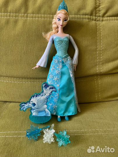 Кукла Эльза стреляет снежинками