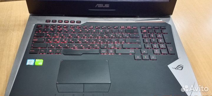 Asus I7/16GB/GTX1070/1000GB+248GB SSD/17.3 IPS FHD