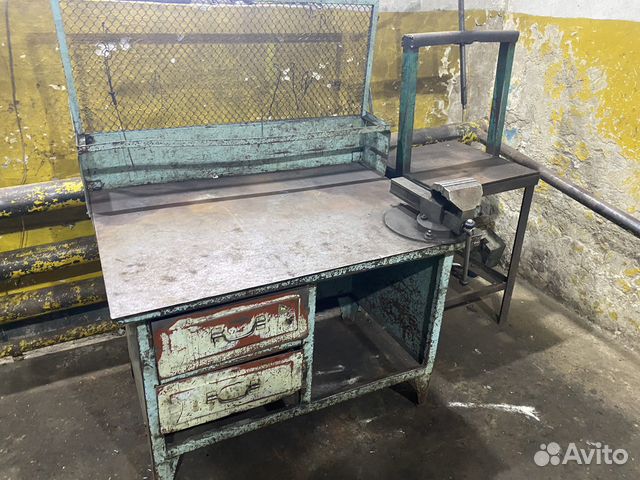 Верстак слесарный с тисками СССР