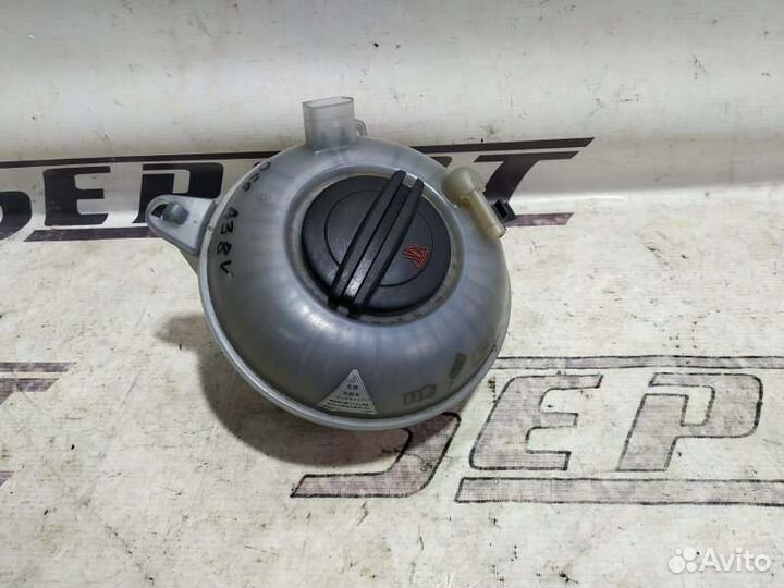 Бачок расширительный Audi A3 8V 1.8 cjsb 2013