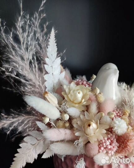 Букет из сухоцветов в кашпо