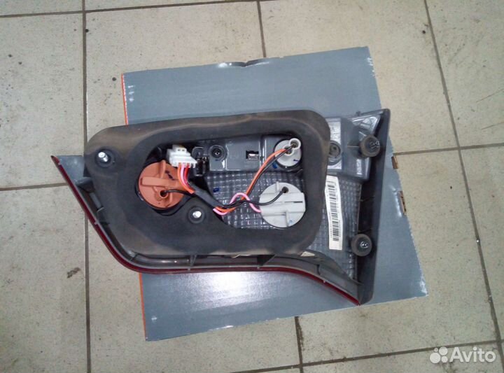 Фонарь крышки багажника левый Kia Rio 3