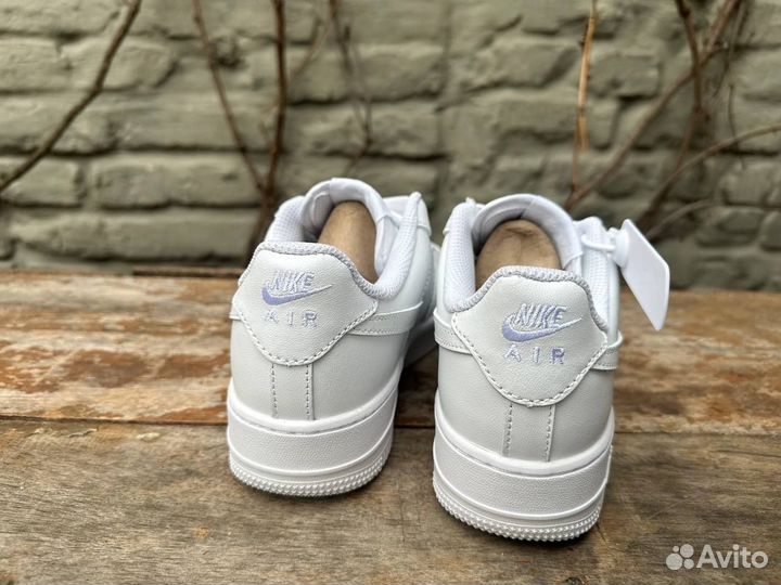 Кроссовки Nike Air Force 1 Low белые весна-лето