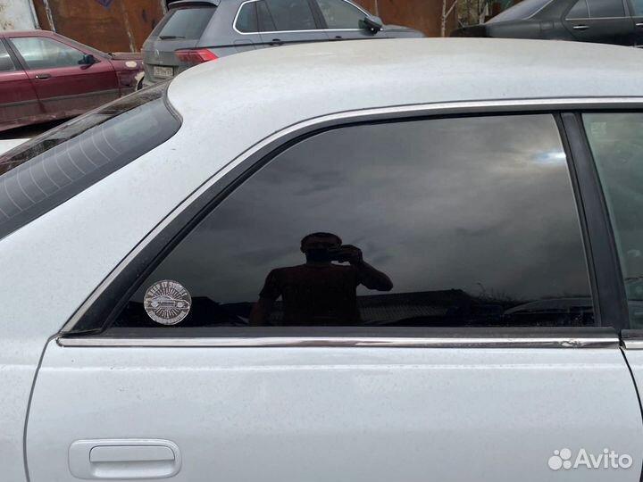 Стекла дверные Toyota Mark 2 100