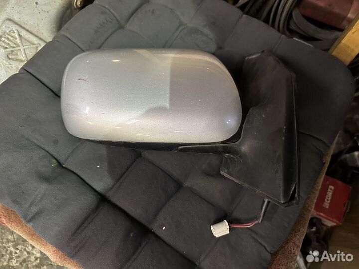 Зеркало правое Toyota Corolla e120