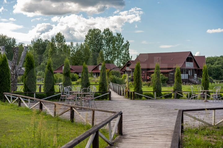 Гостиница, 1350 м²