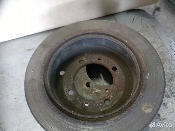 Задний тормозной диск Mitsubishi Lancer 9