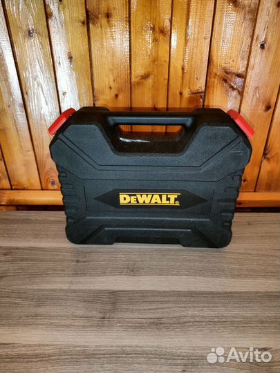 Шуруповерт 18V Dewalt ударный