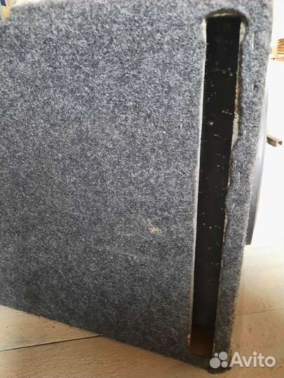 Автомобильный сабвуфер