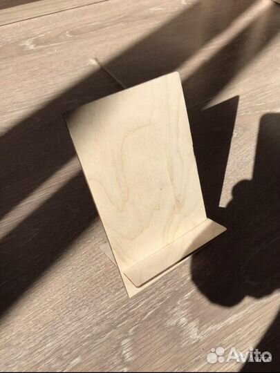 Подставка под телефон или планшет