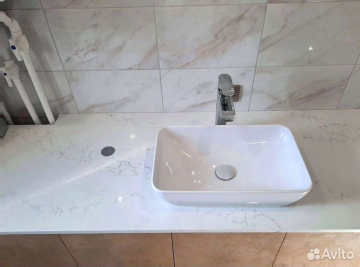 Столешница из кварцевого камня